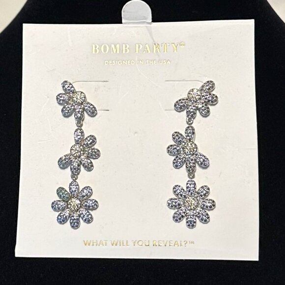 Bomb Party Dripping Daisies Black Yellow Crystal Pierced Earrings Original Card - Picture 3 of 3